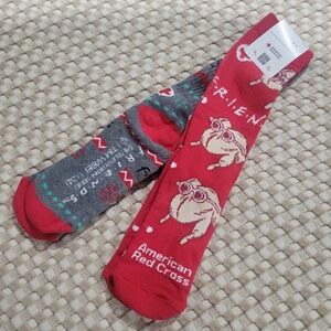 🎄 Package of (2) Red Cross Blood Donor Gift Socks "NEW"
